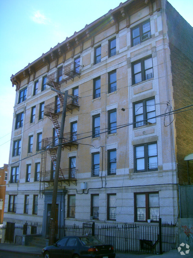 Building Photo - The Waterloo Apartments