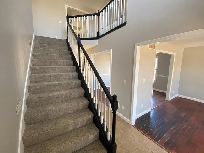 Building Photo - 1501 Bluegrass Ln