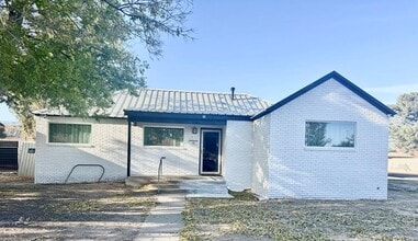 Building Photo - 200 Santa Rita Dr