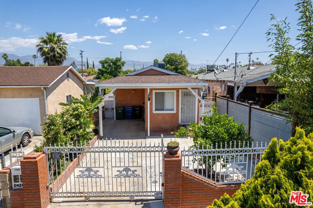 Primary Photo - 11340 Rincon Ave
