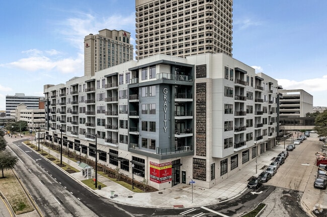 Building Photo - Gravity on 400