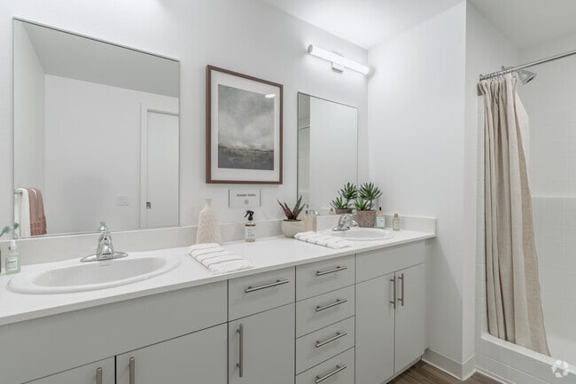 2BR, 2BA - 1082SF - Primary Bathroom - Riverfront Everett