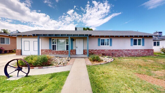 Building Photo - 2055 6th St