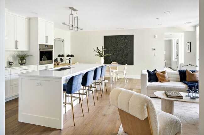 Foto del edificio - 1 Bed • 1.5 Bath • Garage Parking • New Luxury Building – Available now, February, March or April...