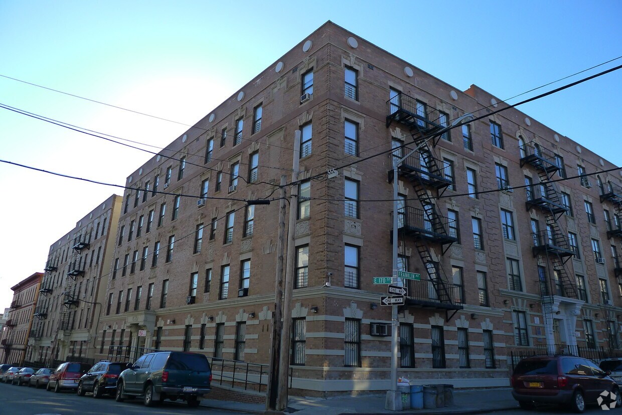 Primary Photo - 620 E 170th St