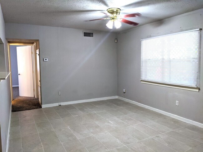 Foto del edificio - 704 E 22nd St