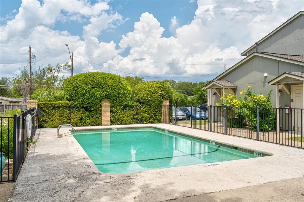 Primary Photo - 2450 Ashdale Dr