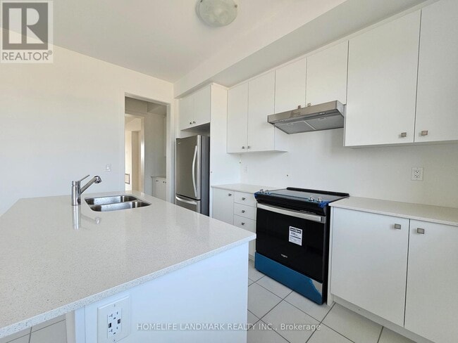Building Photo - 56 Morrison Cres