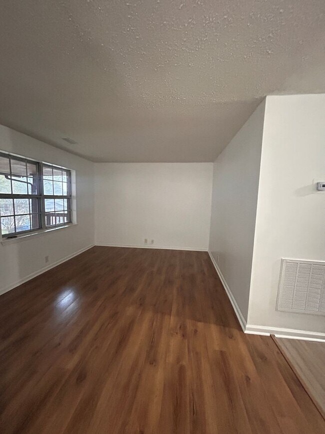 Foto del edificio - 3624 Shirl Jo Ln