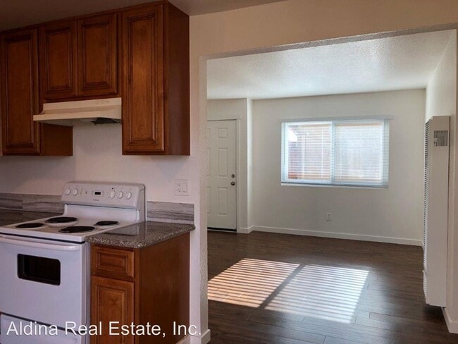 Building Photo - 257-261 Clifford Dr