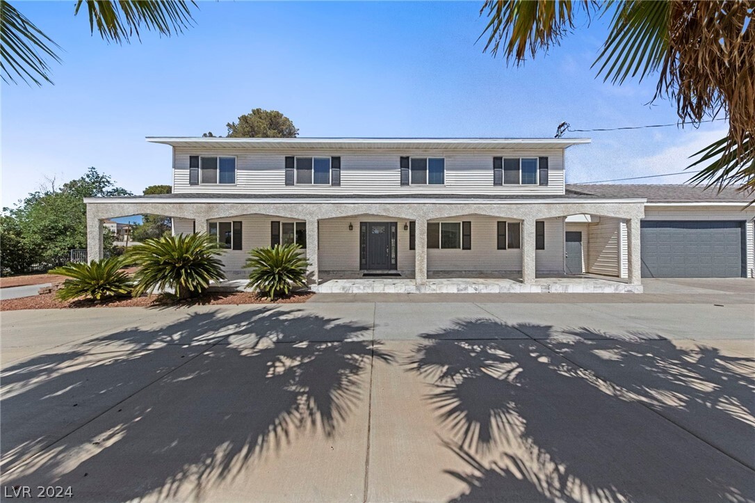 Foto principal - 144 E Robindale Rd