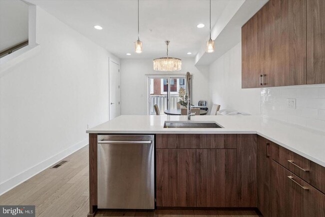 Building Photo - 322 Fairmount Ave