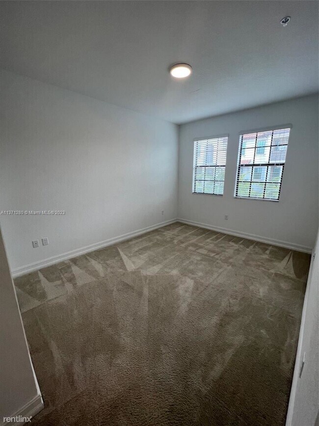 Foto del edificio - 3 br, 2 bath House - 11704 SW 13th Ln