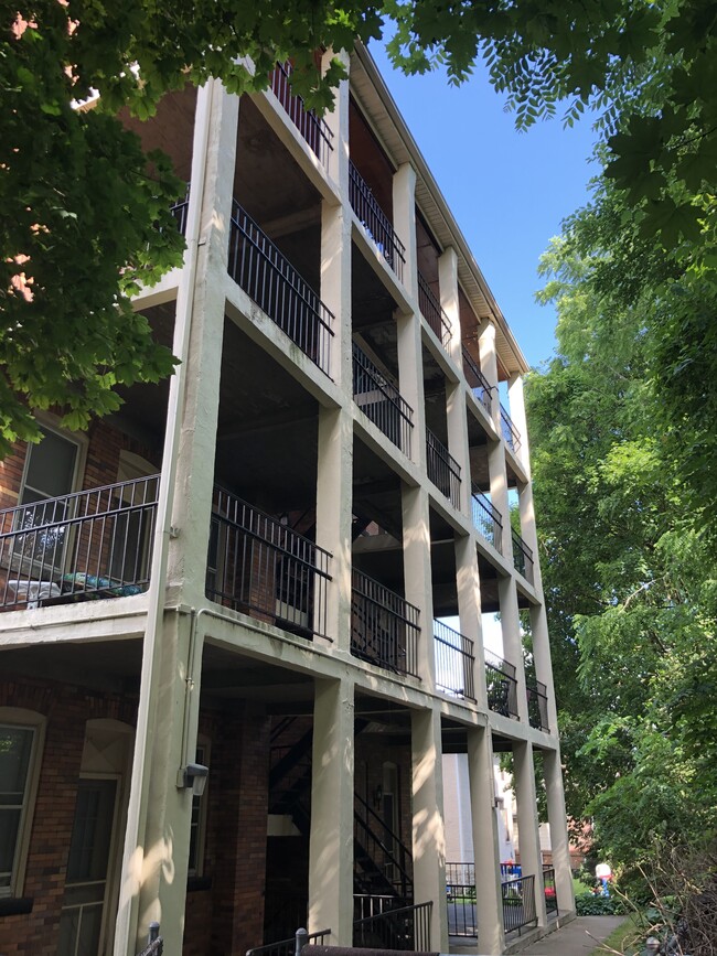 Back Porches - 139 Lincoln Ave