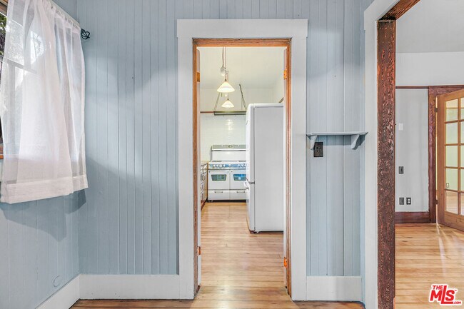 Foto del edificio - 30 Paloma Ave