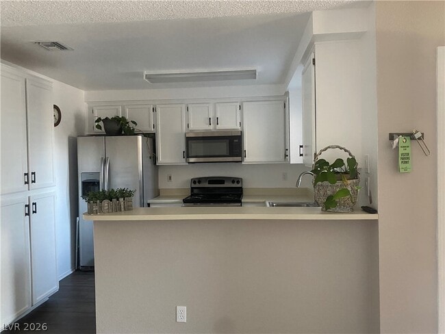 Building Photo - 2160 Highpointe Dr