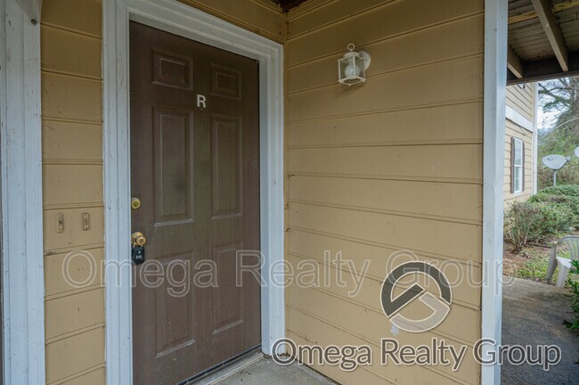 Building Photo - 156 Patton St W