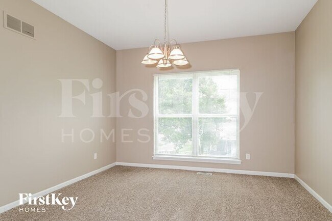 Foto del edificio - 74 Huckleberry Ct