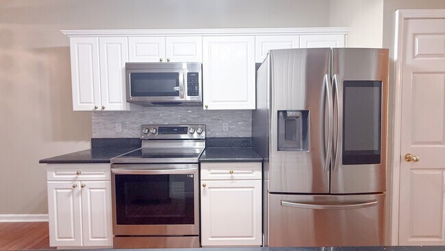 Building Photo - 436 Old Towne Dr