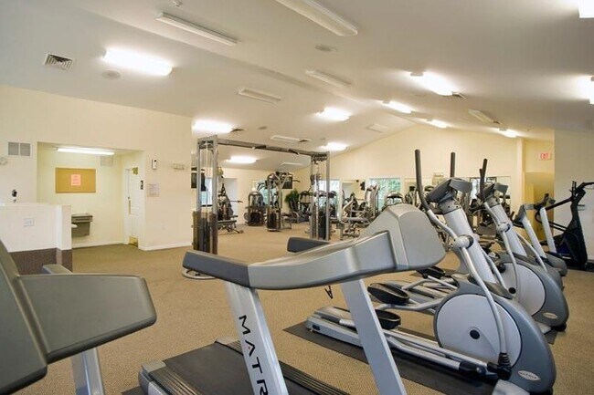 Building Photo - 9 Captains Ct