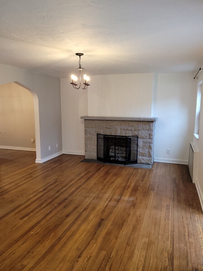 Building Photo - 416 S Aiken Ave