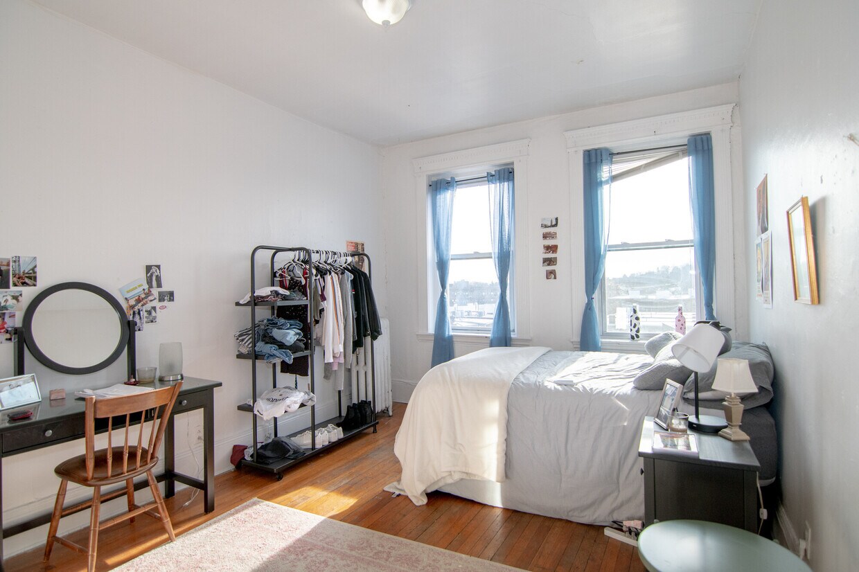 Primary Photo - 48 Brighton Ave