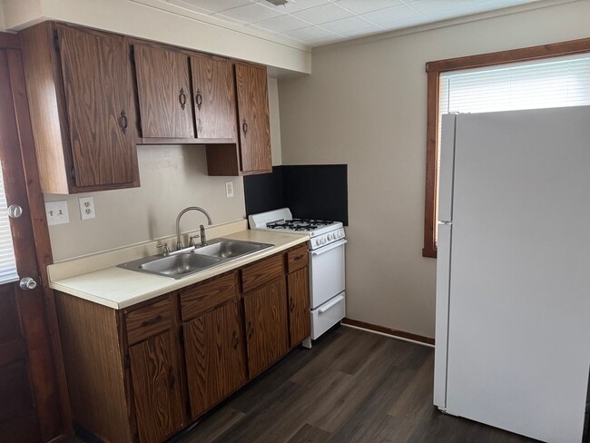 Building Photo - 2 Bedroom House - Buckeye Lake