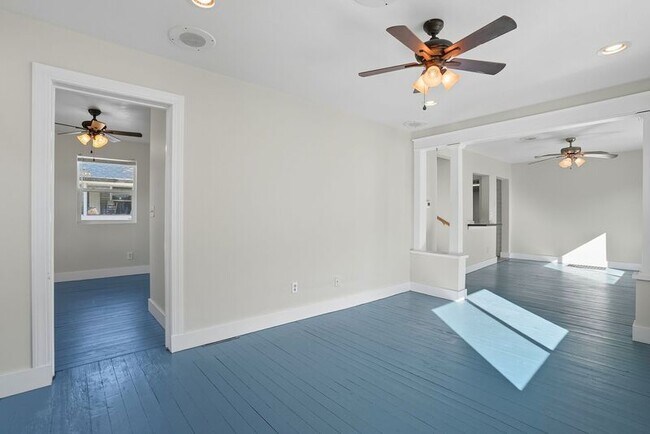 Foto del edificio - 2409 E Queen Ave