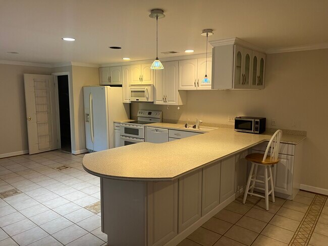 Foto del edificio - 8302 Silverthorn Rd