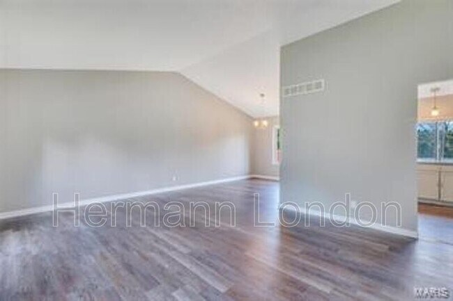 Foto del edificio - 5227 Suntrail Dr