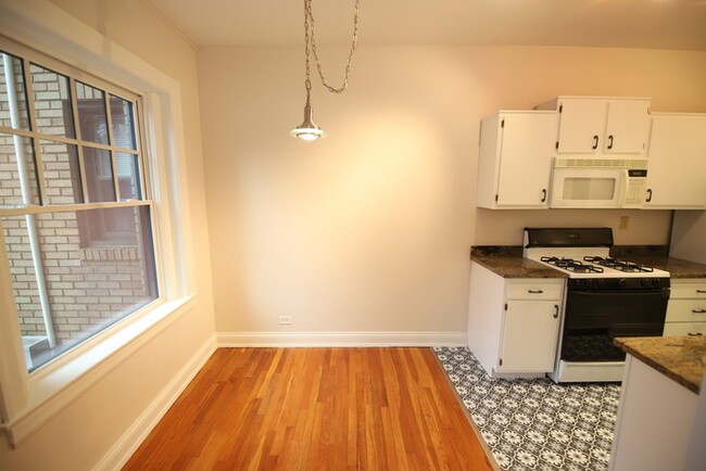 Building Photo - One Bedroom Condo on Eastern Parkway
