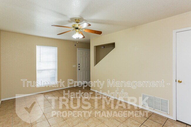 Building Photo - 4005 Madison Dr