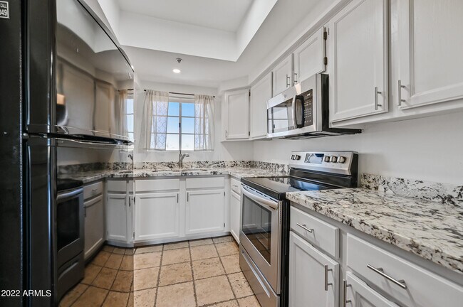 Foto del edificio - 9450 E Becker Ln