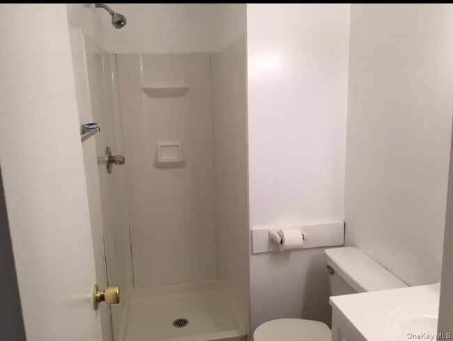 Foto del edificio - 206 W Broadway