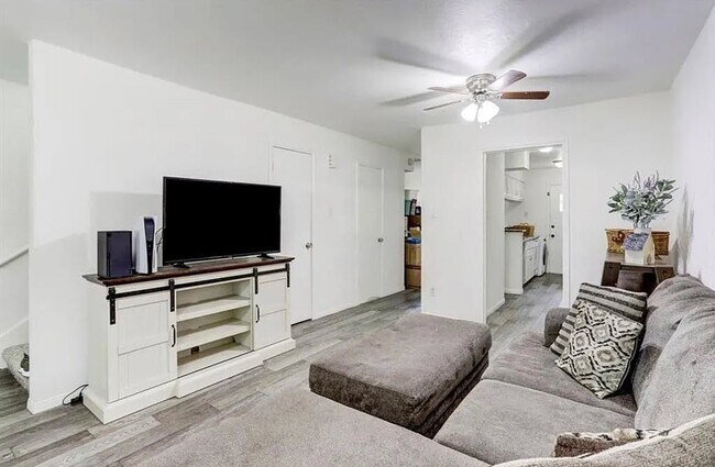 Foto del edificio - 14553 Still Meadow Dr