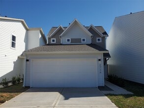 Building Photo - 824 Waxahachie St