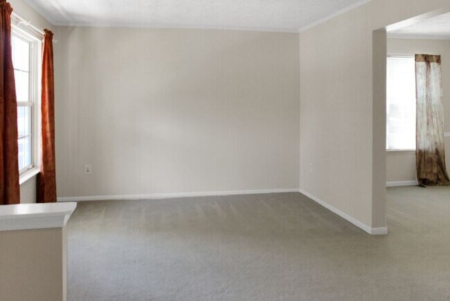 Building Photo - Delightful 4 Bedroom/3 Bath, 1-Car Garage ...