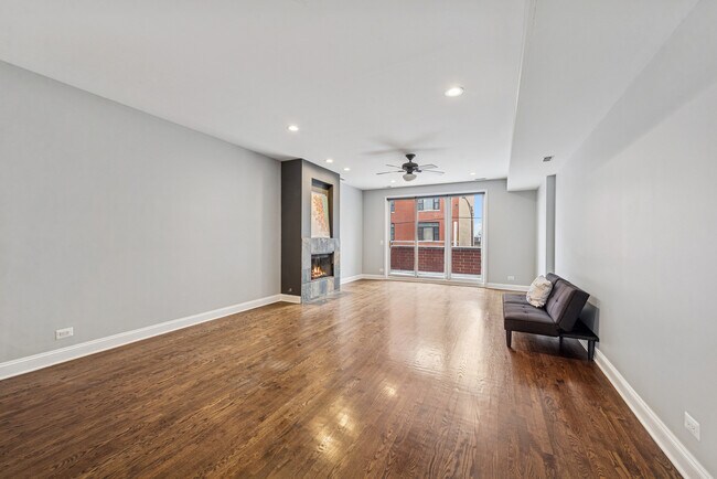 Foto del edificio - 1610 W Grand Ave