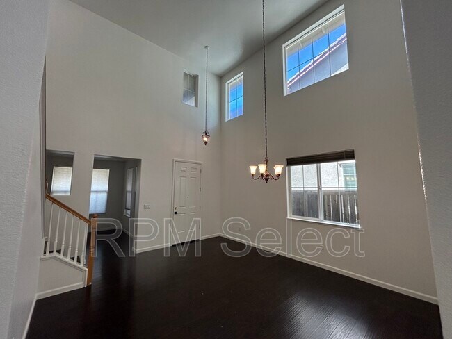 Foto del edificio - 5085 Lockie Ln