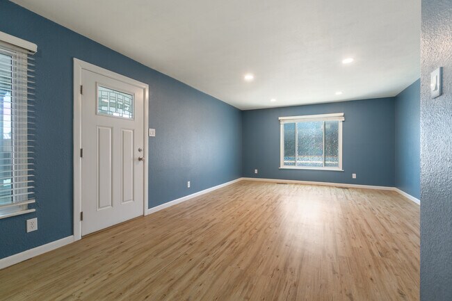 Foto del edificio - 4601 Palo Duro Ave NE