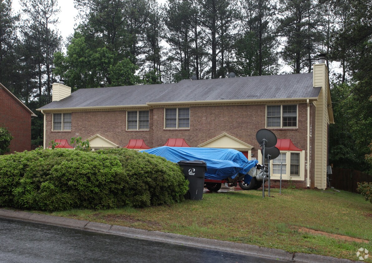 Building Photo - 1242 Sweet Pine Dr