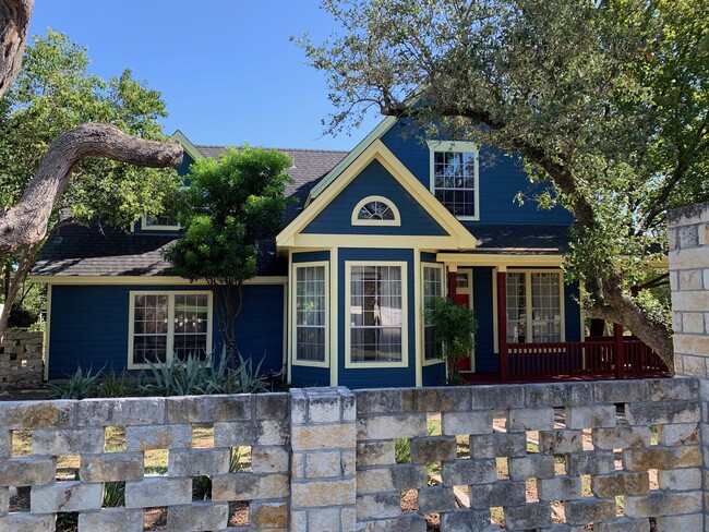 Building Photo - 9808 San Luis Trl