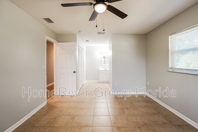 Building Photo - 7045 Willowwood St