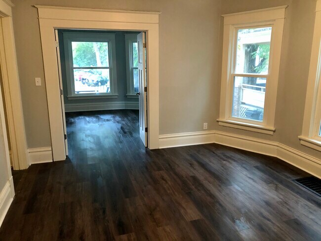 Foto del edificio - 514 E Johnson St