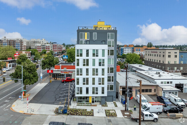 Building Photo - Chinook Ballard