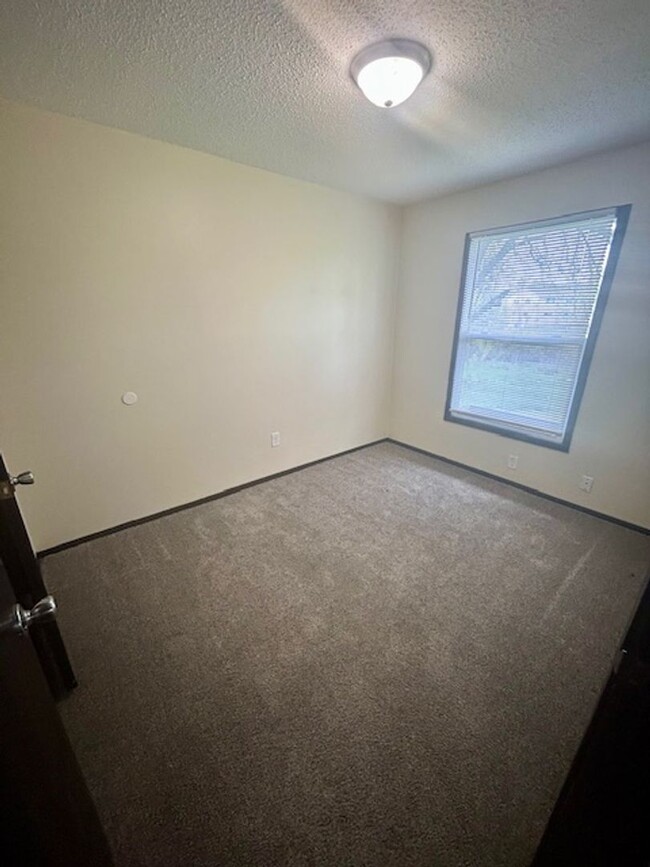 Building Photo - Southside Duplex