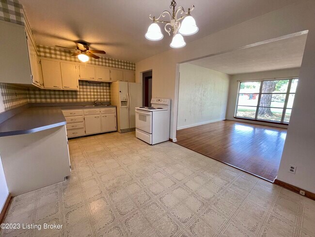 Building Photo - 2320 Coyle Dr