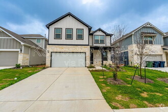 Building Photo - 1520 Holly Lk Dr