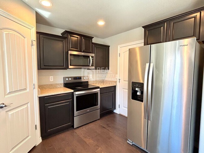Building Photo - 10945 Aliso Dr