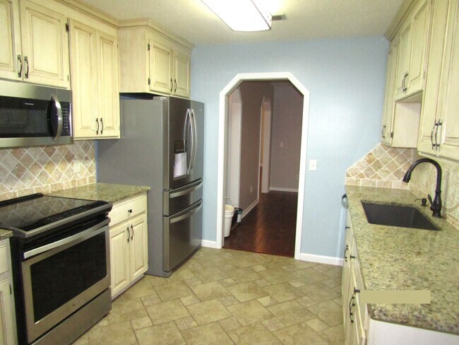 Foto del edificio - Available April!